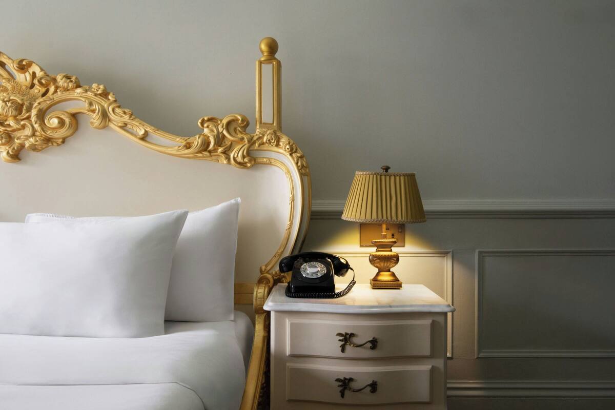 Habitación Royal, 1 cama matrimonial | Sábanas de algodón egipcio y ropa de cama de alta calidad 