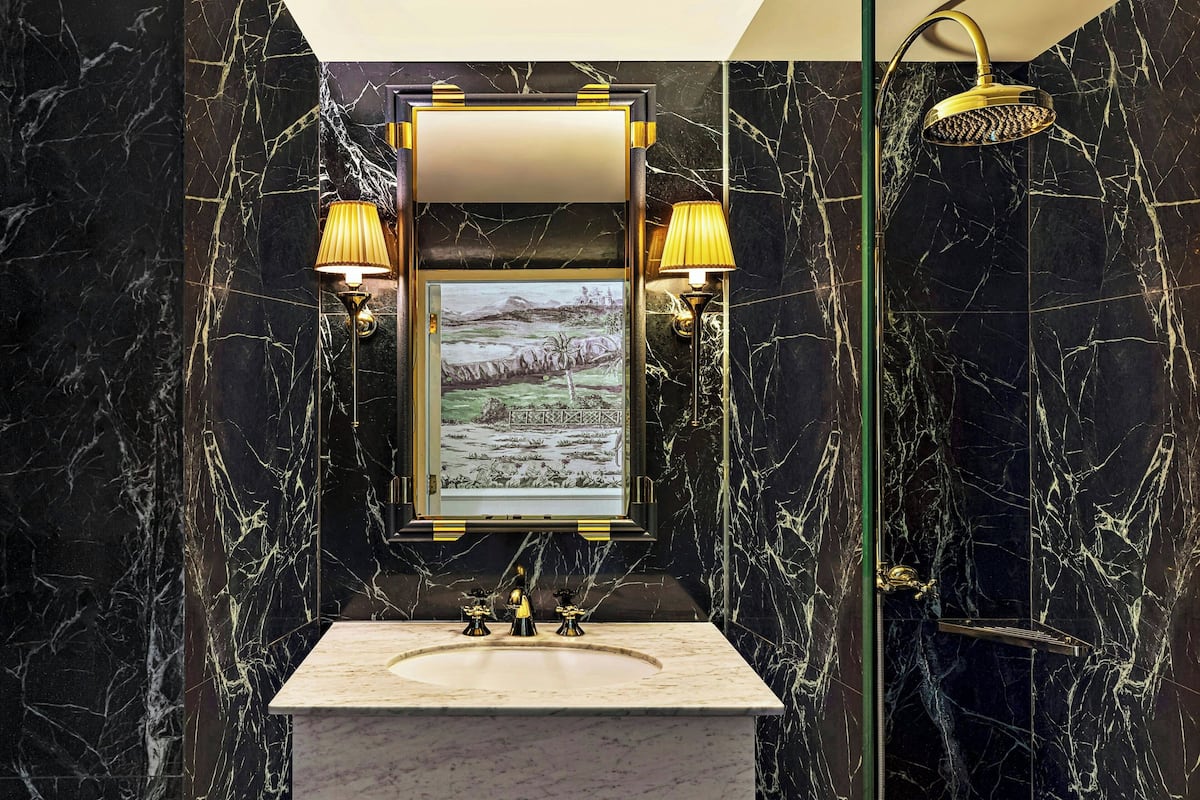 Egyptian cotton sheets, premium bedding, pillow-top beds, minibar