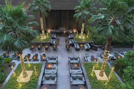 Lounge. The Ritz-Carlton, Dubai International Financial Centre