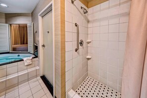 Suite, 1 kingsize bed | Luxe beddengoed, pillowtop-bedden, een bureau, een laptopwerkplek
