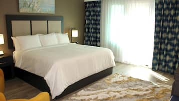 Room, 1 King Bed, Non Smoking | Pillow-top beds, desk, blackout curtains, iron/ironing board