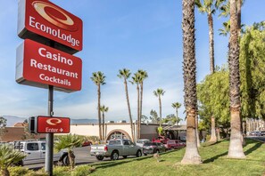 Exterior - Econo Lodge Lake Elsinore Casino (Lake Elsinore)