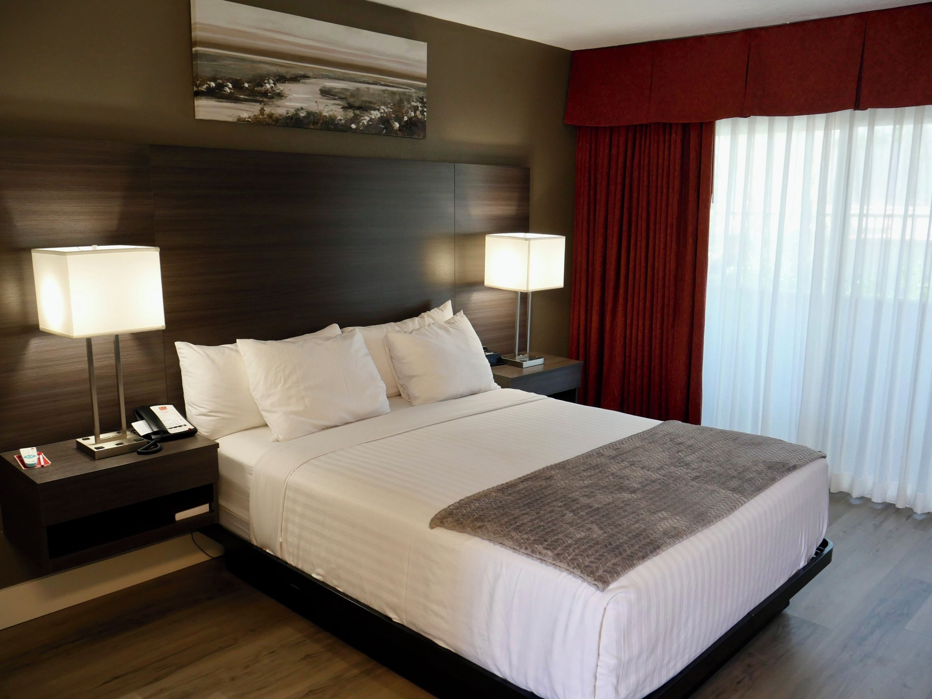 Chambre, 1 grand lit, accessible aux personnes à mobilité réduite, non-fumeur