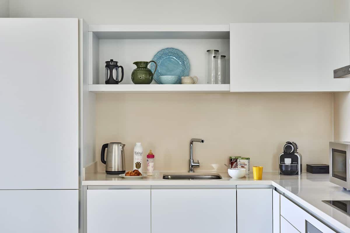 espresso maker, coffee/tea maker, electric kettle, high chair