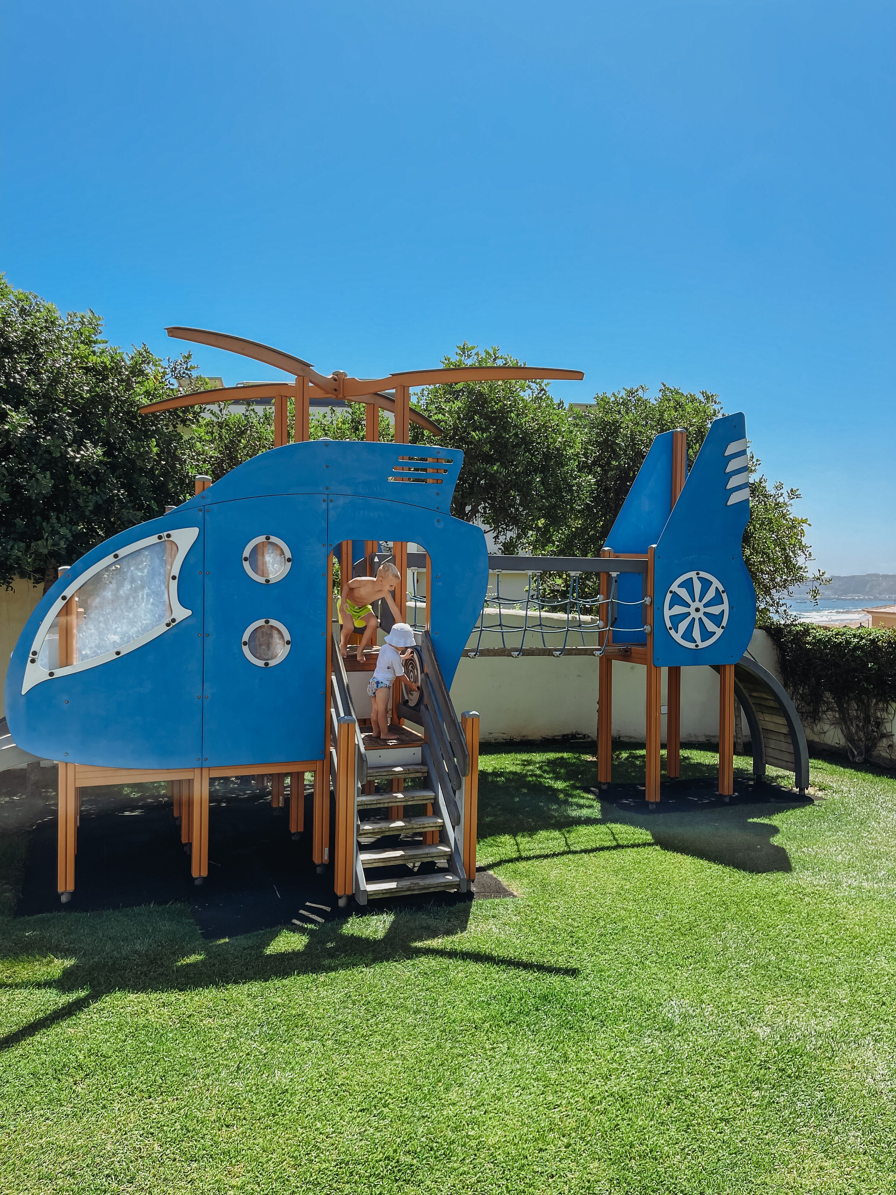children’s play area – outdoor