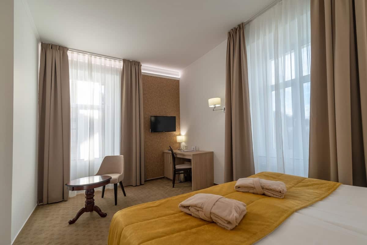 1 bedroom, minibar, in-room safe, desk
