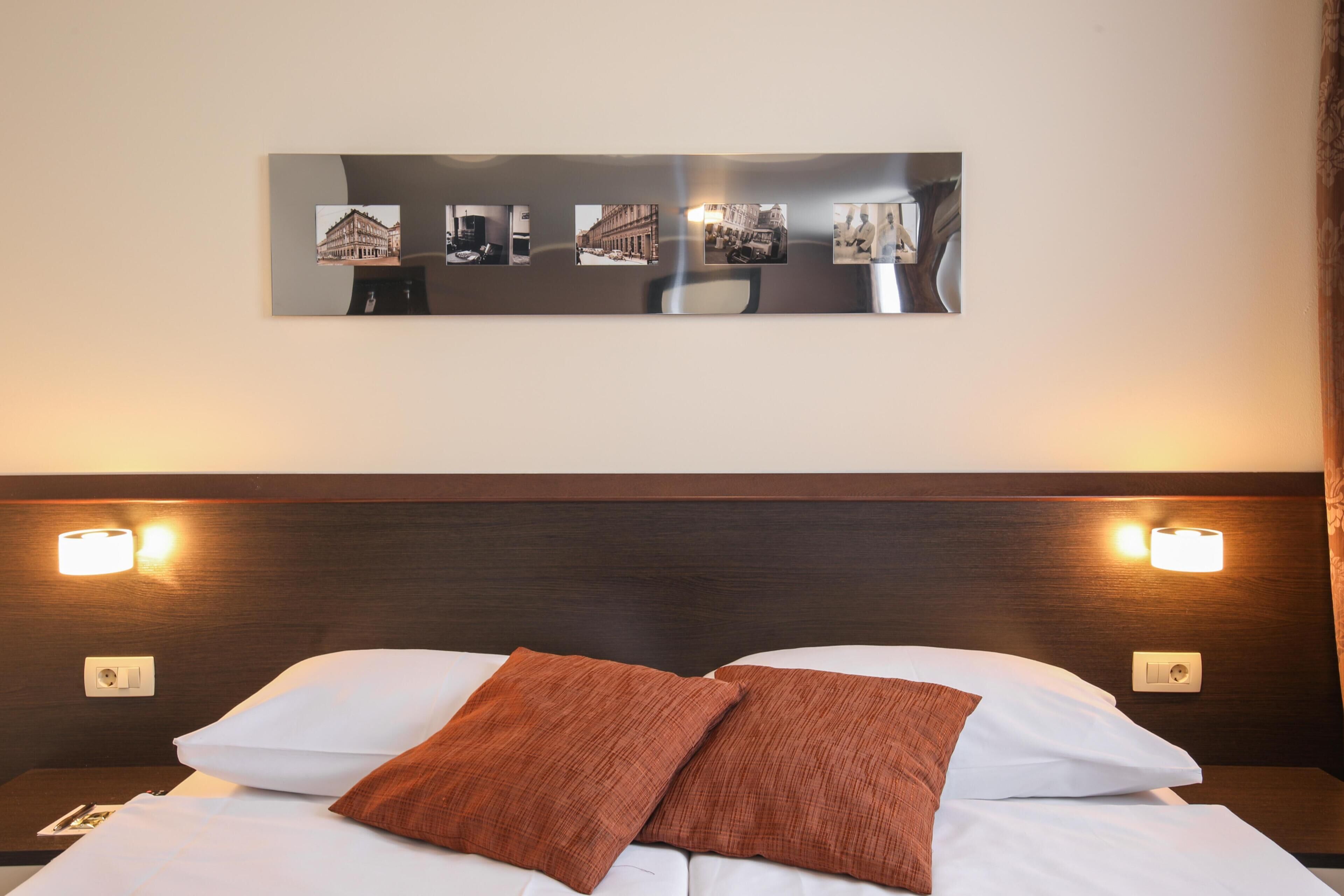 superior double room | 1 bedroom, minibar, in-room safe, desk