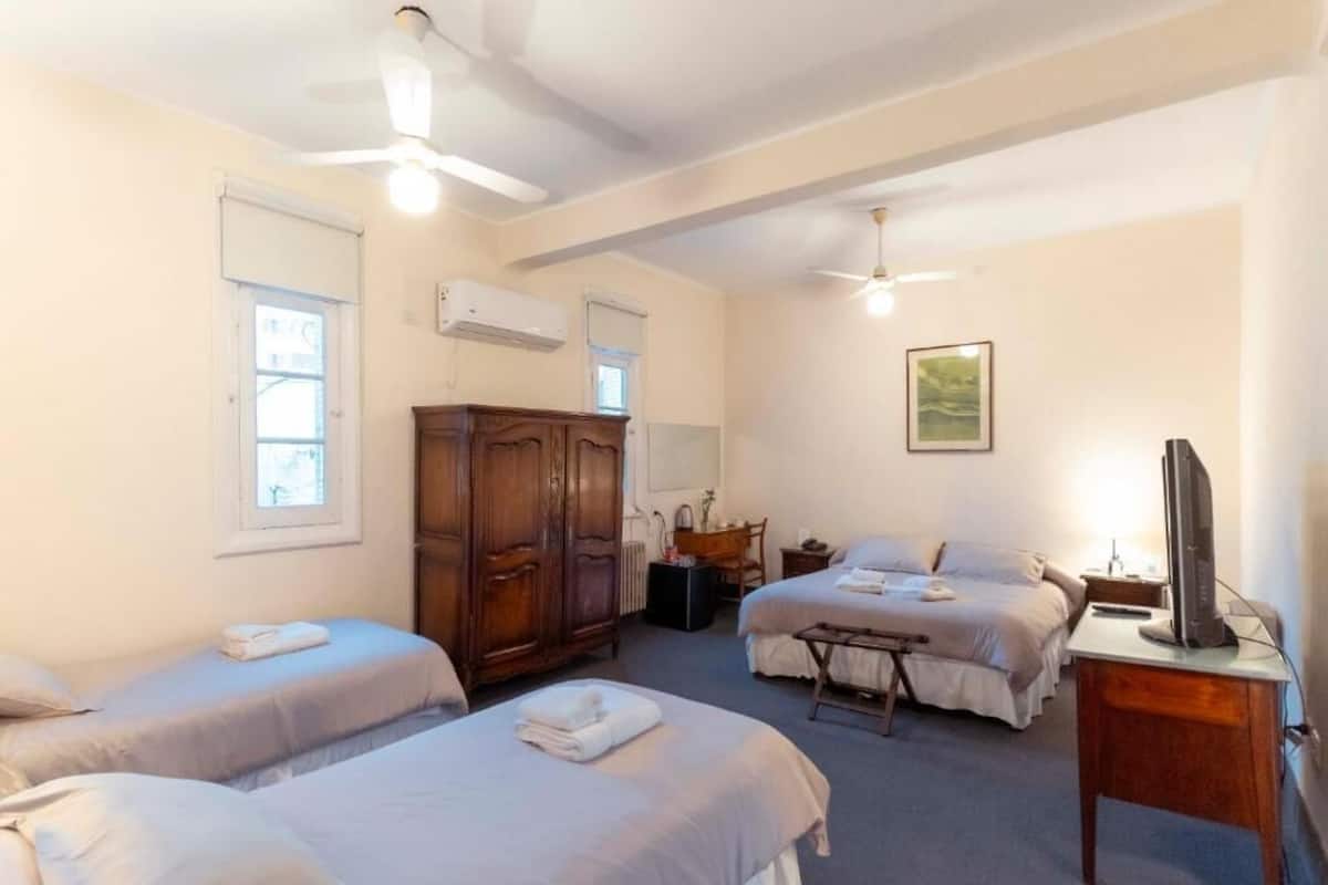 Literie de qualité supérieure, coffres-forts dans les chambres
