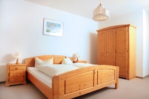 Double Room | Desk, iron/ironing board, free cribs/infant beds, rollaway beds - Hotel Rodebachmühle (Georgenthal)