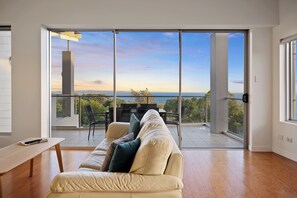 Pillowtop-Betten, schallisolierte Zimmer, Bügeleisen/Bügelbrett