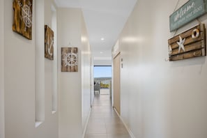 Pillow-top beds, soundproofing, iron/ironing board, free WiFi - Rainbow Ocean Palms Resort (Rainbow Beach)