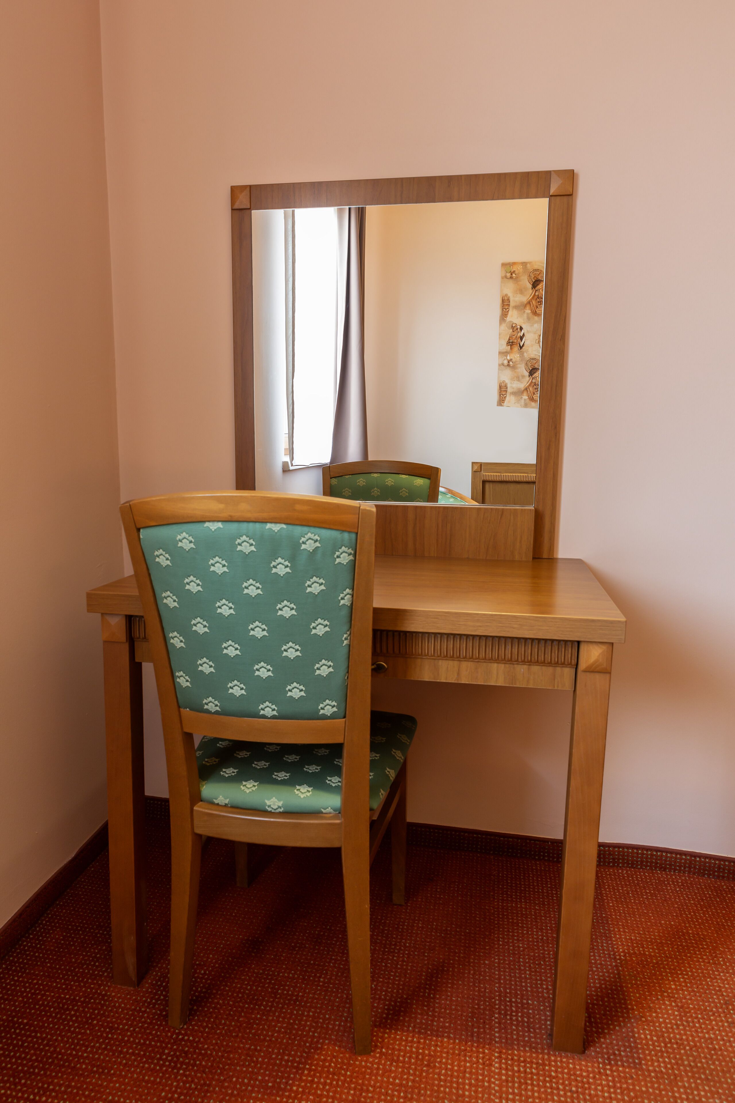 2 bedrooms, select comfort beds, in-room safe, desk