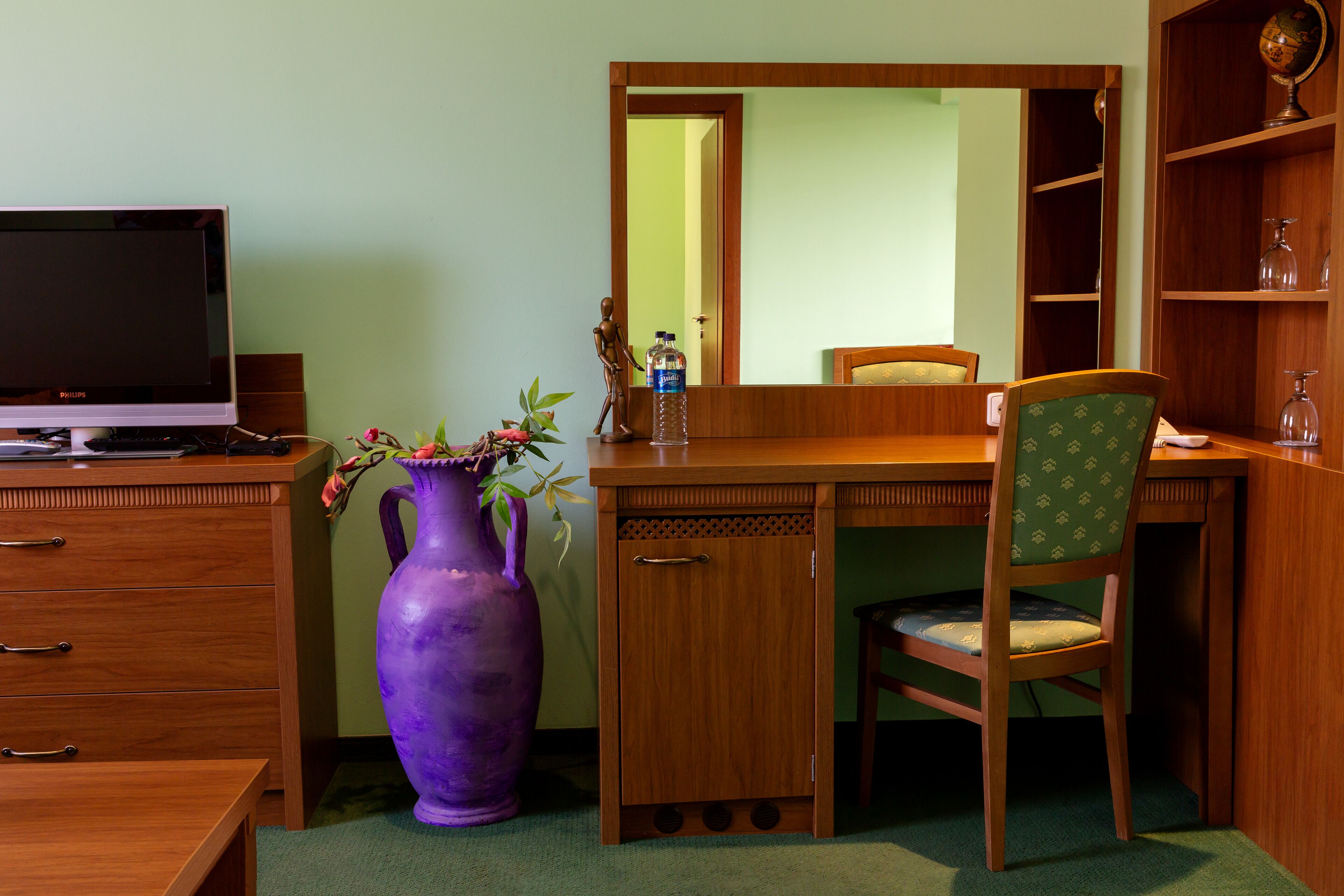 superior apartment, 1 king bed with sofa bed, non smoking, city view | 2 bedrooms, select comfort beds, in-room safe, desk