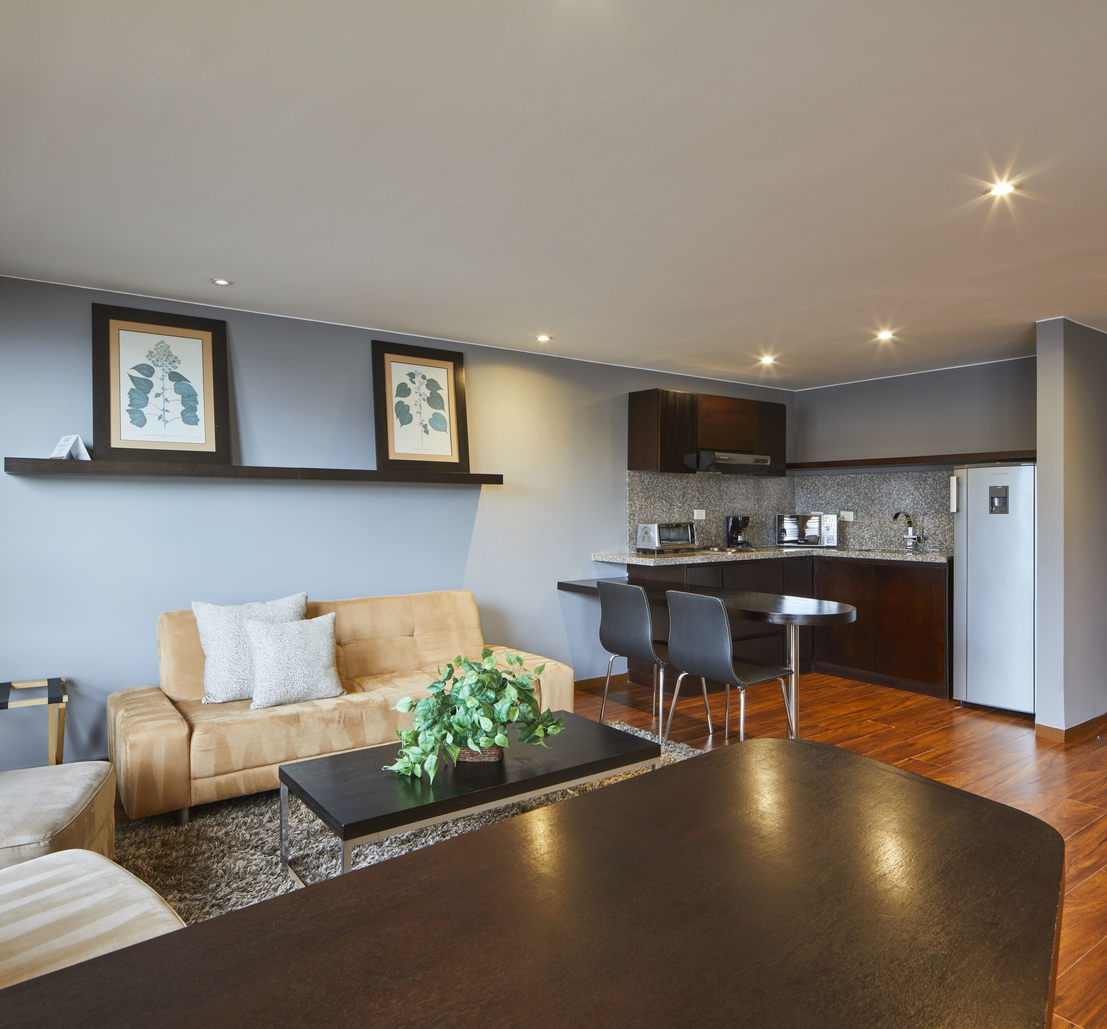 executive suite | 1 bedroom, premium bedding, in-room safe, desk