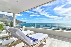 Panorama Apartment | Balcony