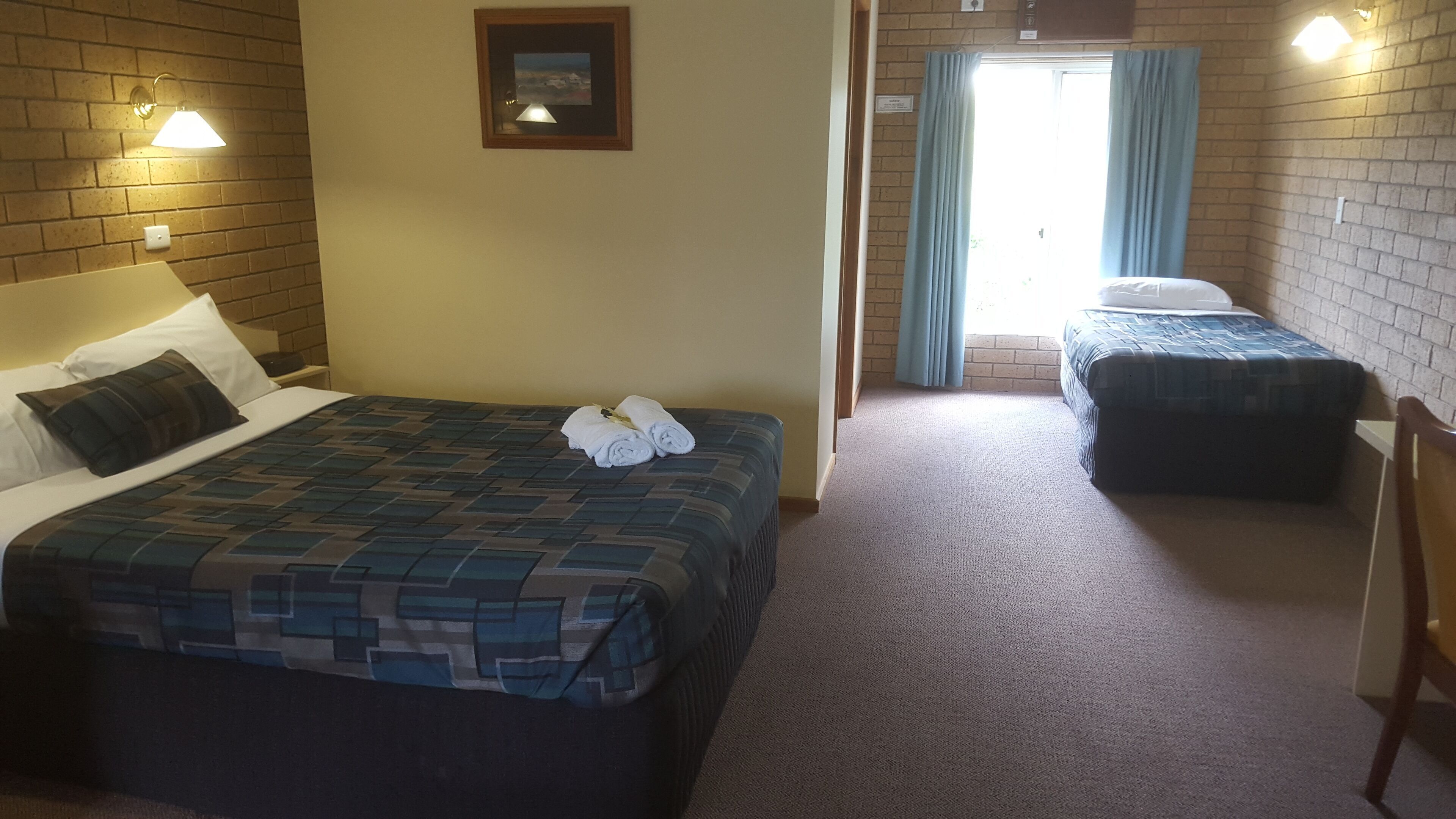 Minibar, desk, laptop workspace, blackout drapes