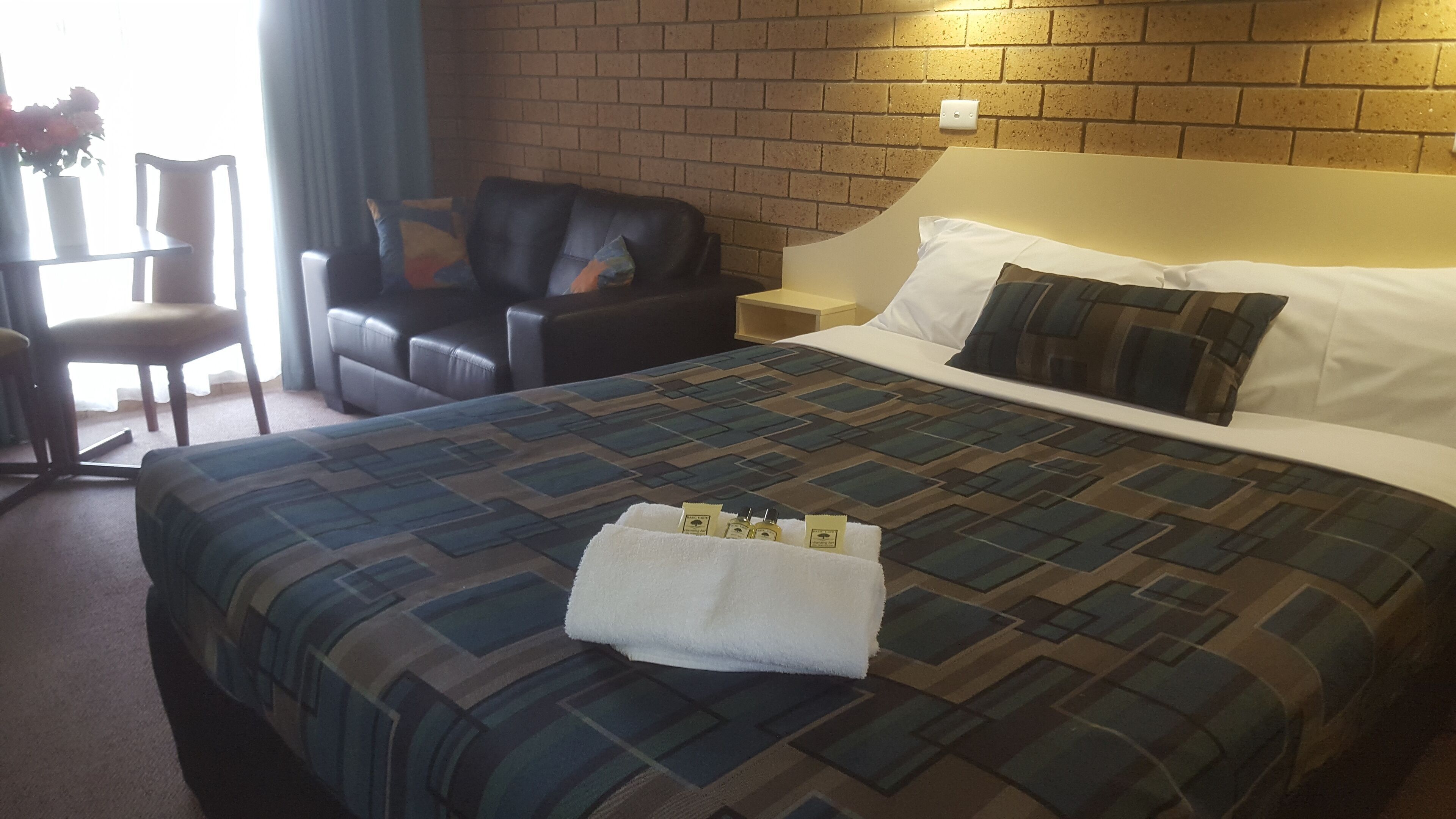 Minibar, desk, laptop workspace, blackout drapes