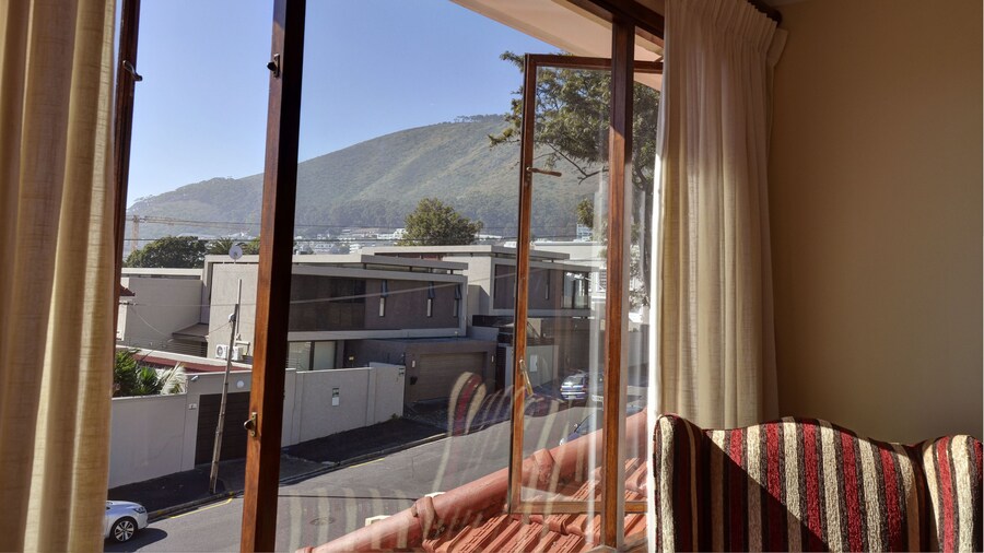 Sundown Manor Guest House