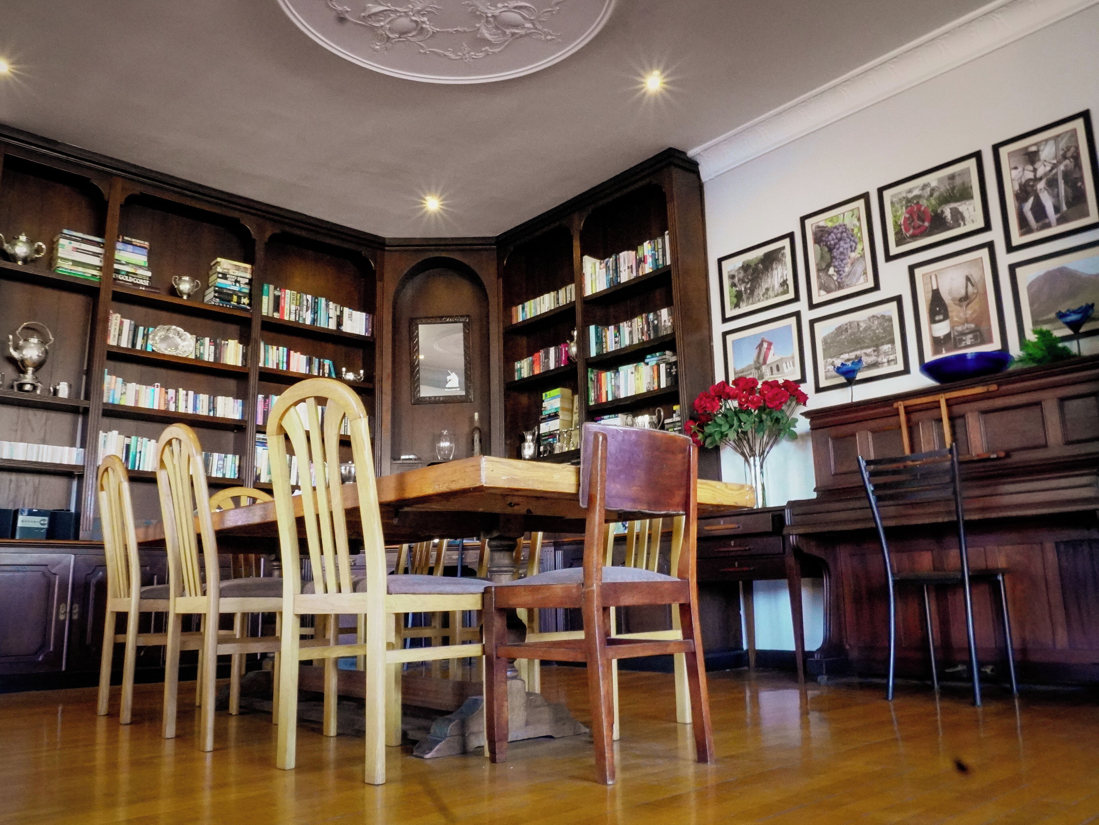 包含每日自助早餐