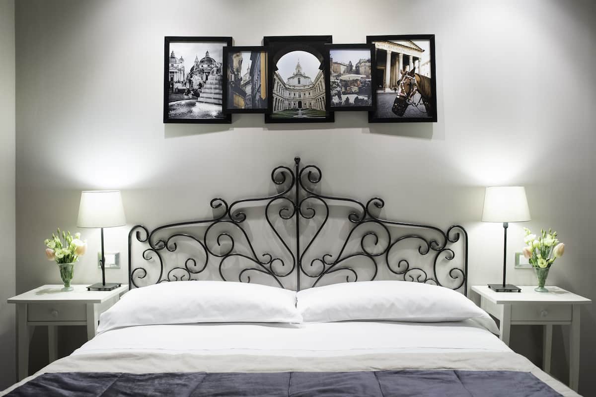 1 bedroom, premium bedding, minibar, in-room safe