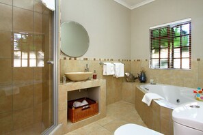 Luxury Double Room | Bathroom