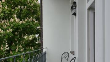 Habitación Confort, 1 cama de matrimonio, balcón | Balcón