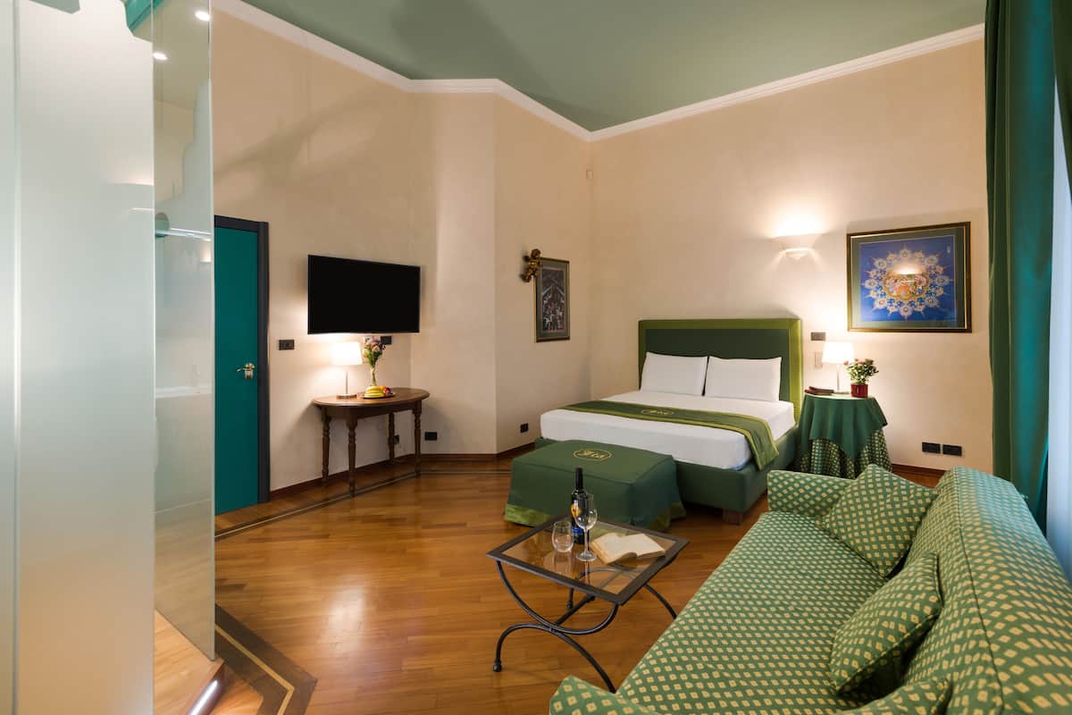 Business Studio (Crystal Suite) | 1 bedroom, Frette Italian sheets, premium bedding, down comforters
