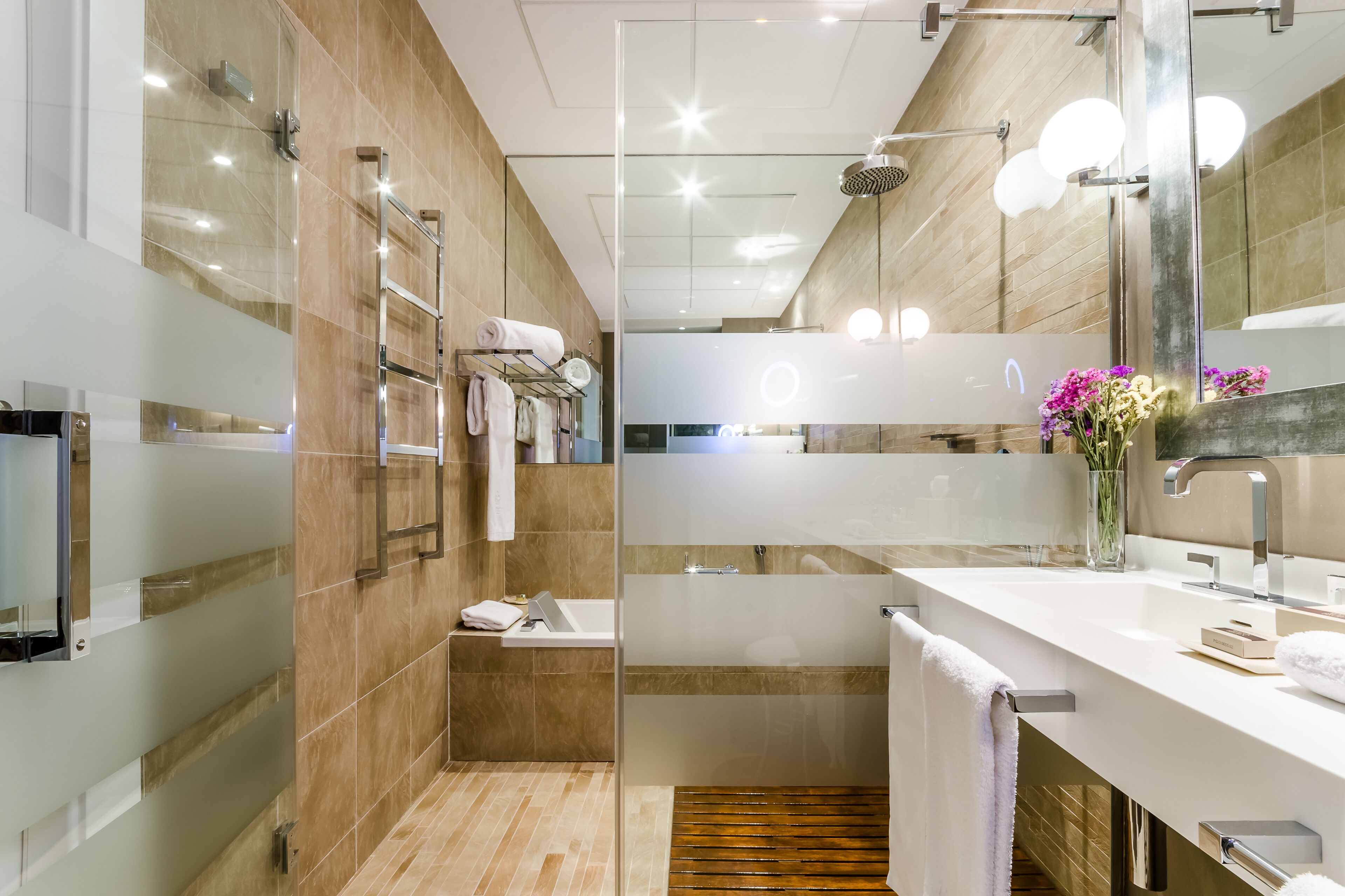 superior double room | bathroom | free toiletries, hair dryer, bathrobes, slippers