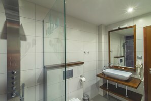Chambre Confort double | Salle de bain | Serviettes fournies