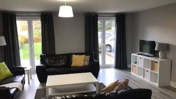 Apartment, 4 Bedrooms sleeping 8 | Living room | TV