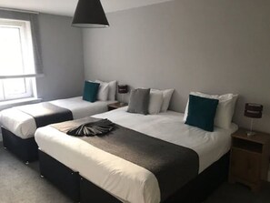 Leilighet, 4 soverom (sleeping 8 ) | Strykejern/-brett, barnesenger (inkludert) og wi-fi (inkludert)