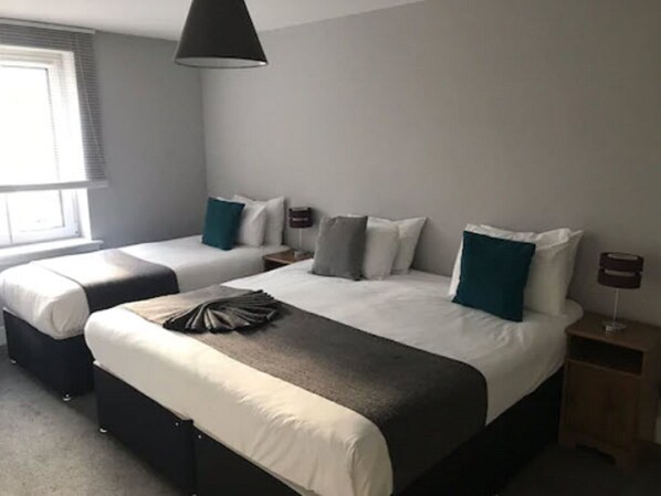 Apartament, 4 dormitoris (sleeping 8 ) | Planxa i posts de planxar, bressols gratuïts i wifi gratuïta