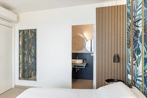 Romantic Double Room, 1 Queen Bed, Sea View, Sea Facing | Hypo-allergenic bedding, minibar, in-room safe, individually decorated