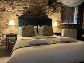 Deluxe Suite, Ensuite (Room 6)