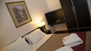 Executive Double or Twin Room | Hypo-allergenic bedding, minibar, in-room safe, individually decorated