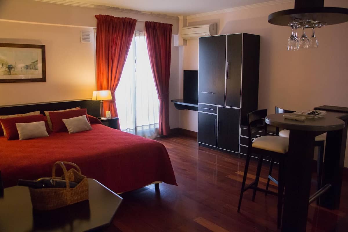 Ropa de cama hipoalergénica y minibar