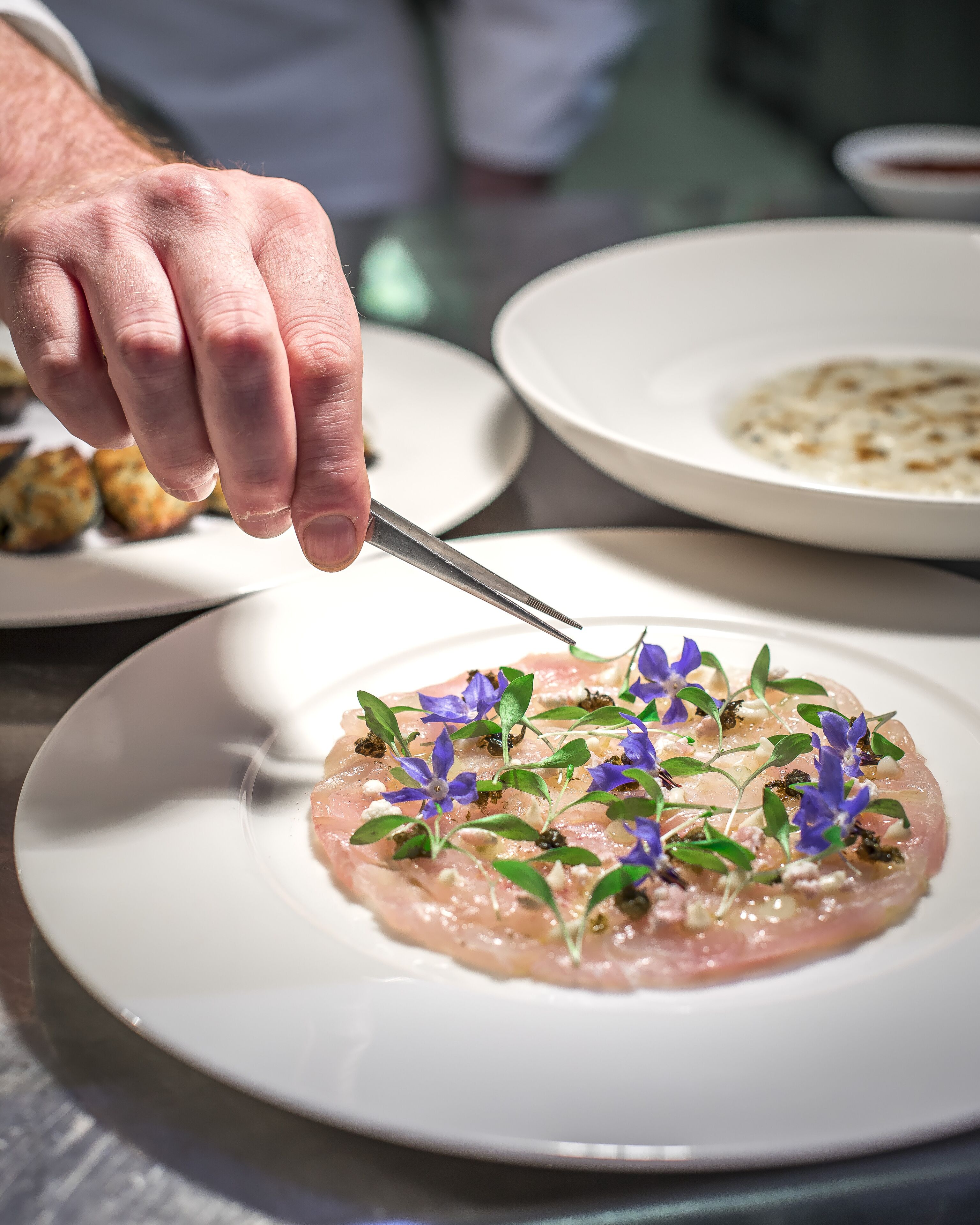 3 restaurants, breakfast, lunch, dinner served; local cuisine