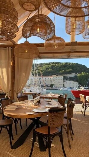 3 Restaurants, FrĂŒhstĂŒck, Mittagessen, Abendessen, lokale KĂŒche