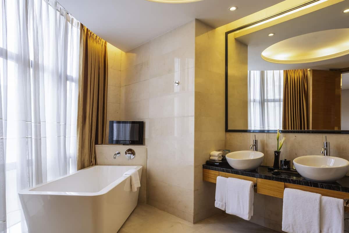 Junior Suite, 1 King Bed | Down comforters, minibar, in-room safe, desk