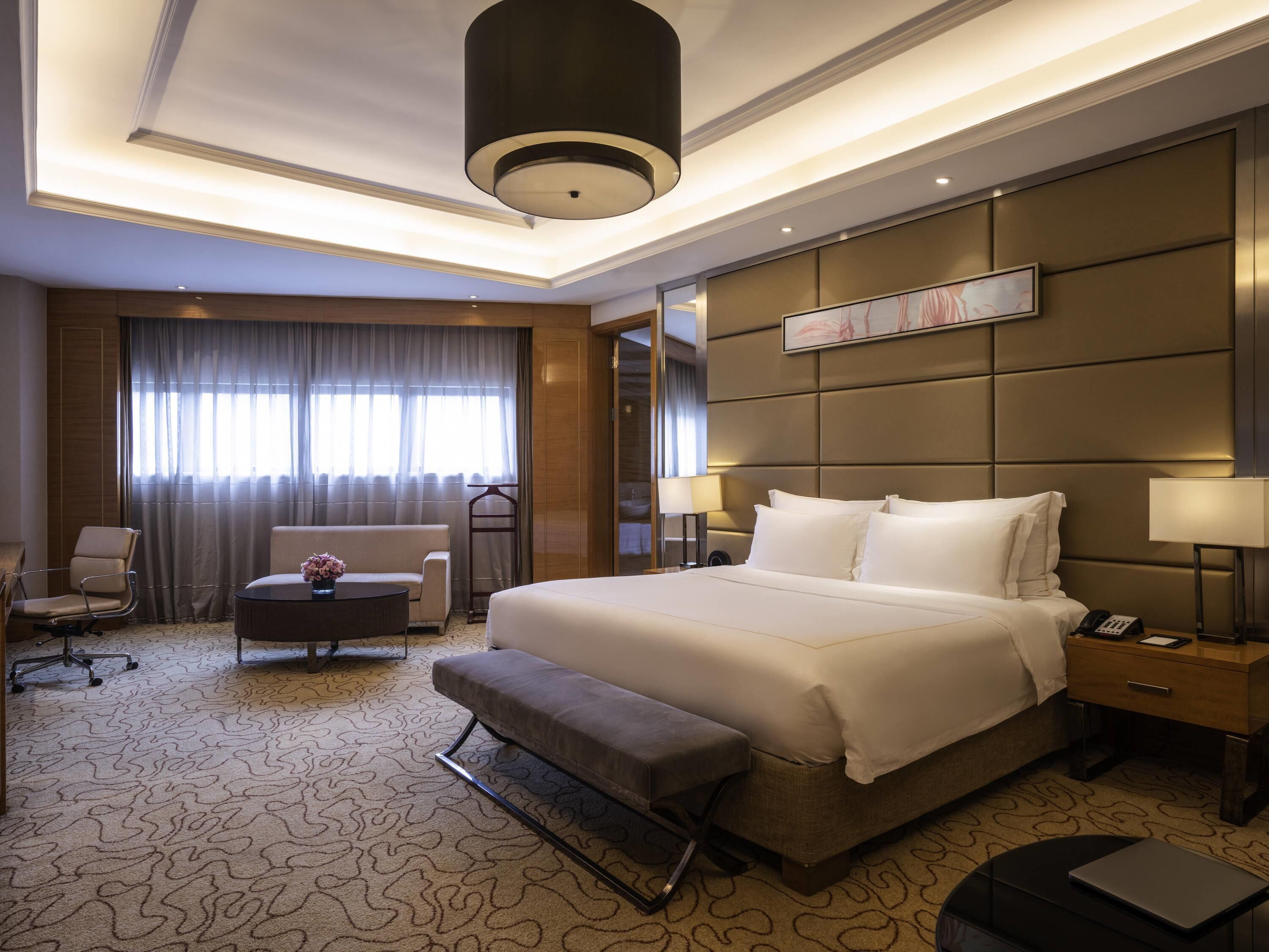 Junior Suite, 1 King Bed | Down comforters, minibar, in-room safe, desk
