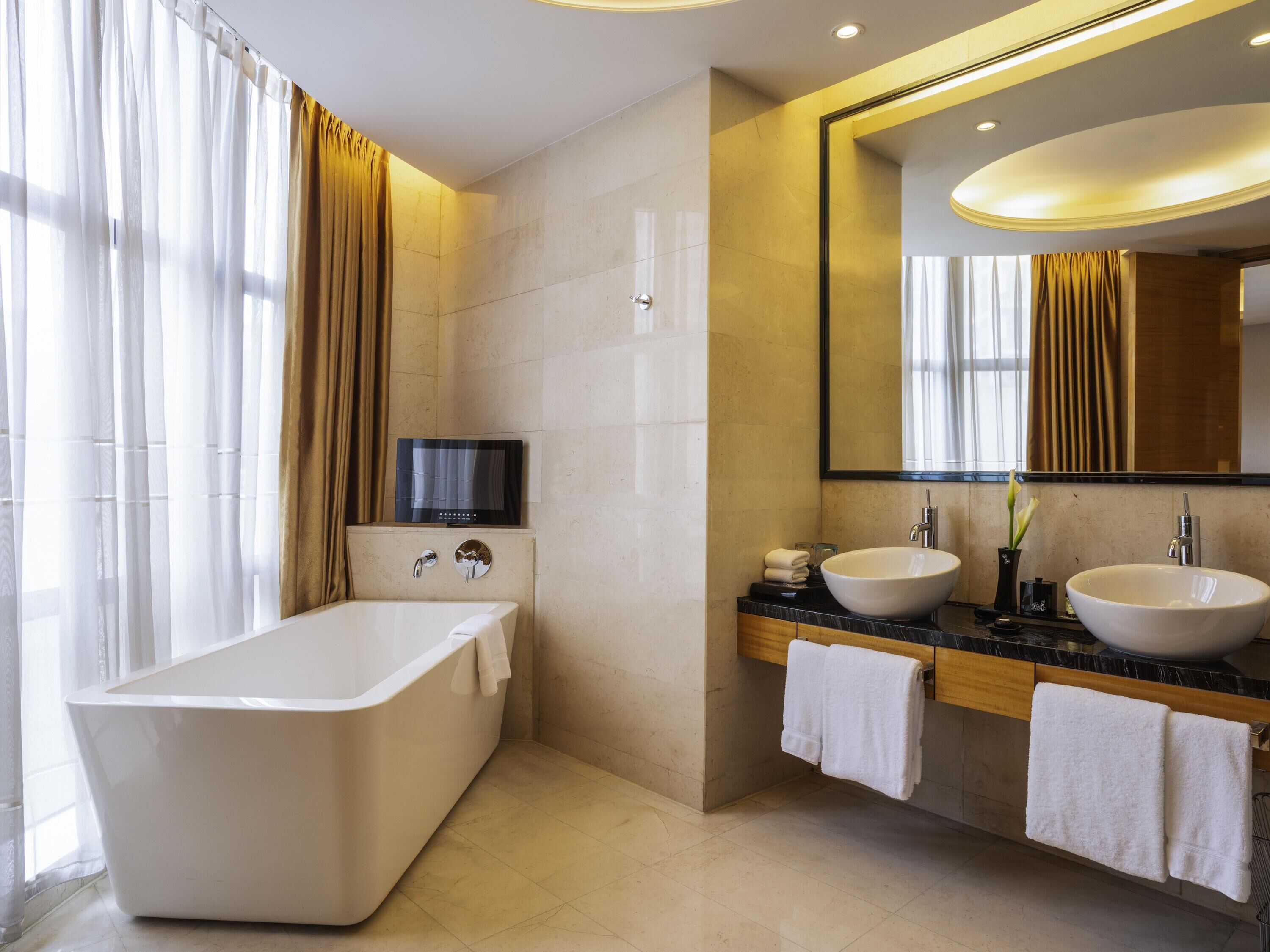 Junior Suite, 1 King Bed