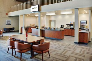 Buffet déjeuner gratuit tous les jours