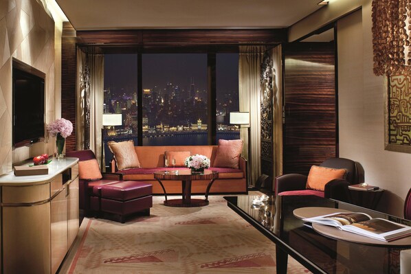 Premier Bund View Suite | Living room | LCD TV