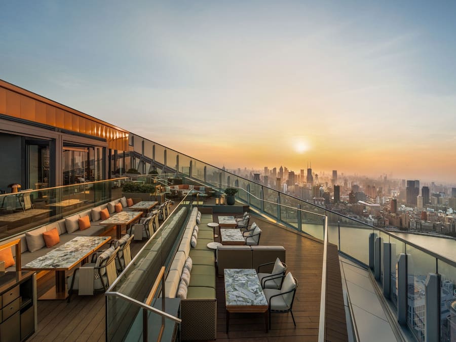 4 restaurants, breakfast, lunch, dinner served; Italian cuisine