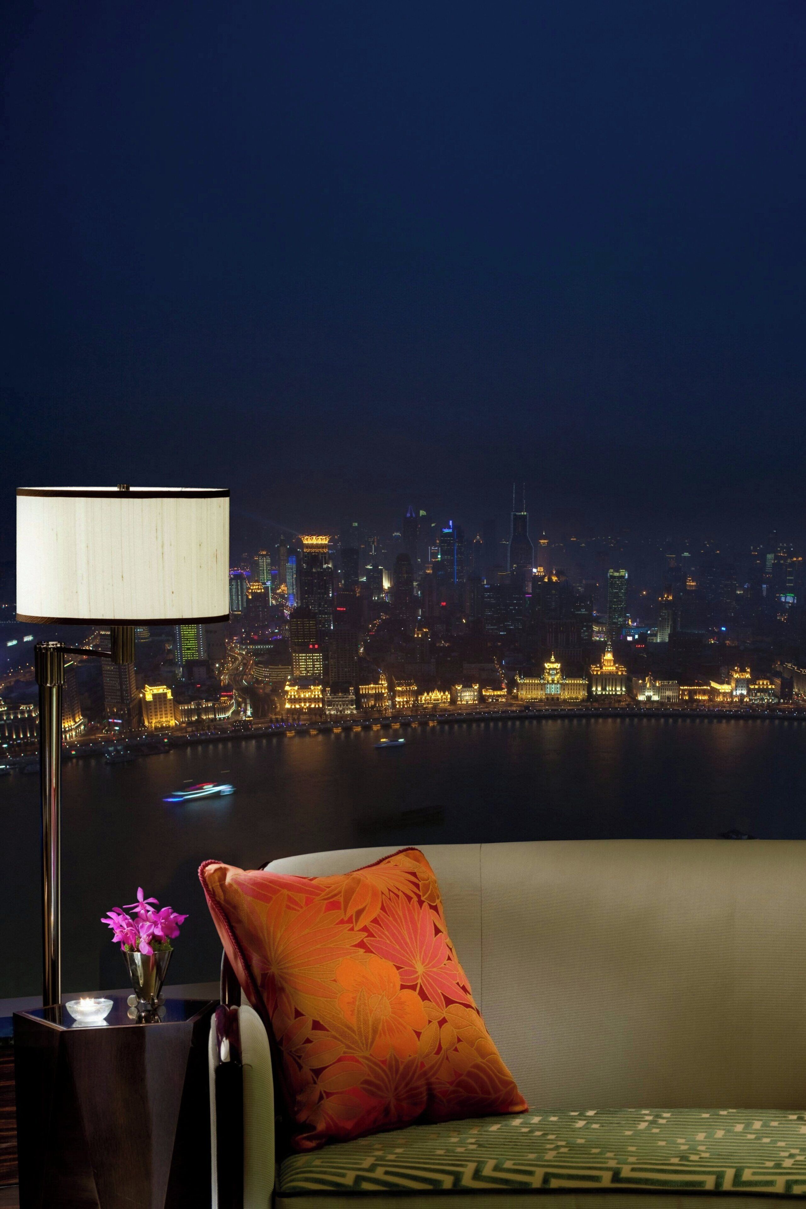 Club Bund View Twin Room | 1 bedroom, down duvets, in-room safe, desk