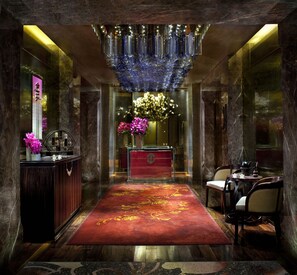 4 restaurants, breakfast, lunch, dinner served; Italian cuisine  - The Ritz-Carlton Shanghai, Pudong (Shanghai)