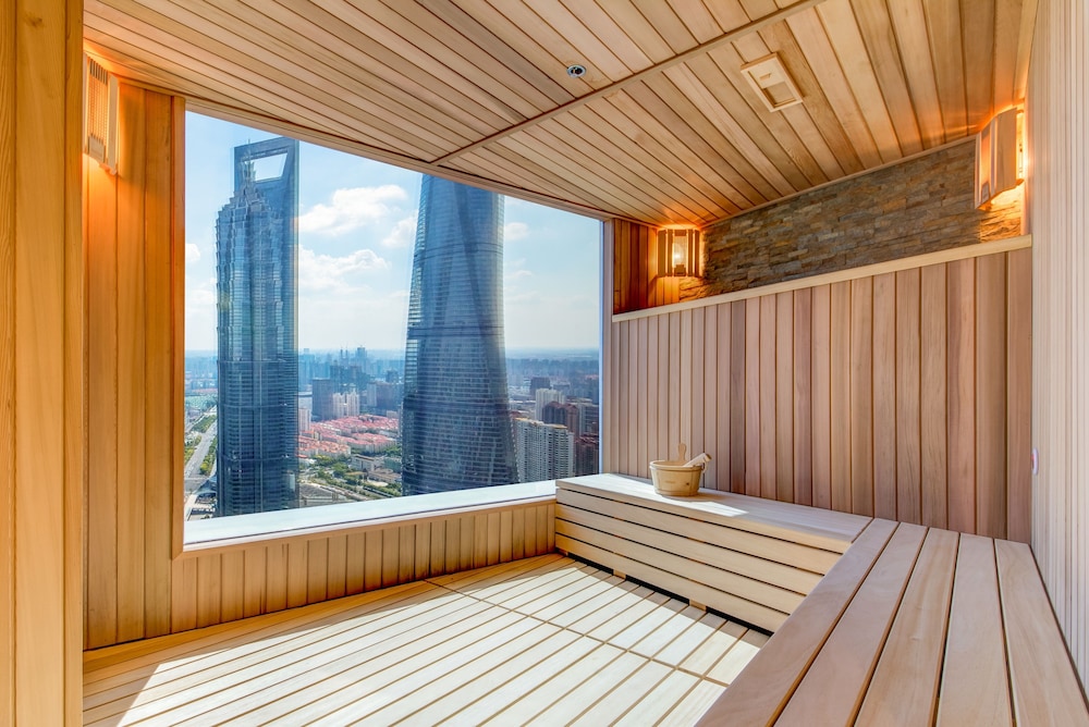 The Ritz-Carlton Shanghai, Pudong by null