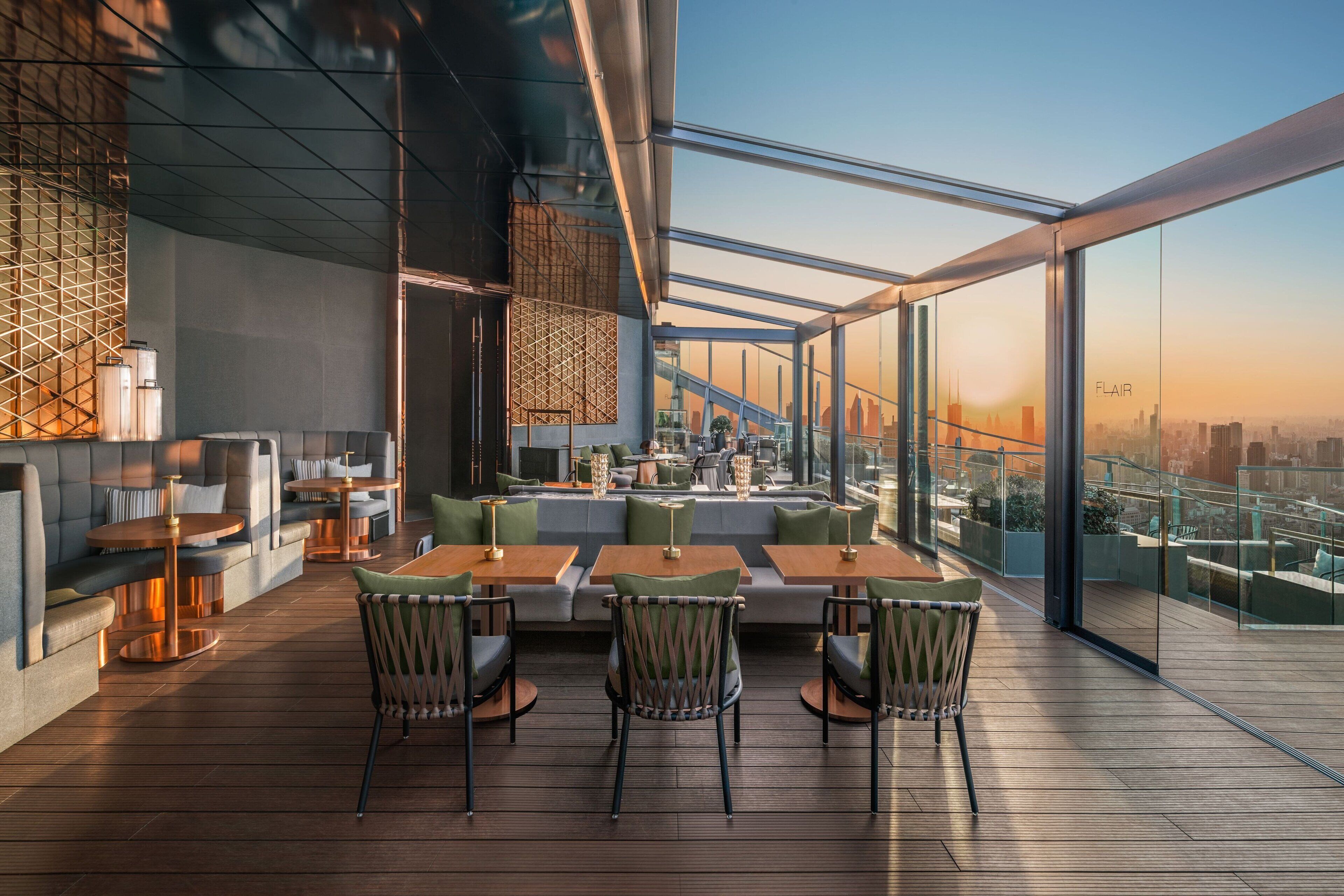 4 من المطاعم، حيث تُقدم وجبات الإفطار، الغداء، العشاء، الأطباق الإيطالية