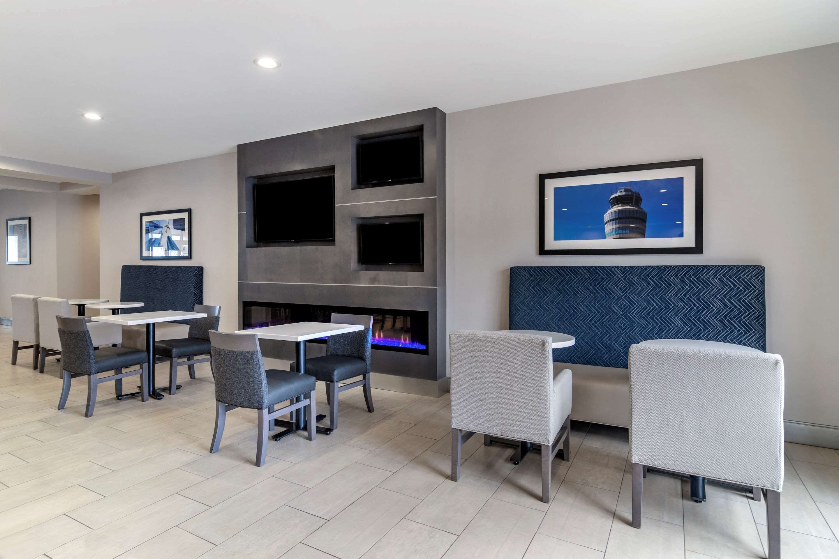 包含每日自助早餐