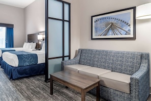 1 Schlafzimmer, hochwertige Bettwaren, Zimmersafe, Schreibtisch